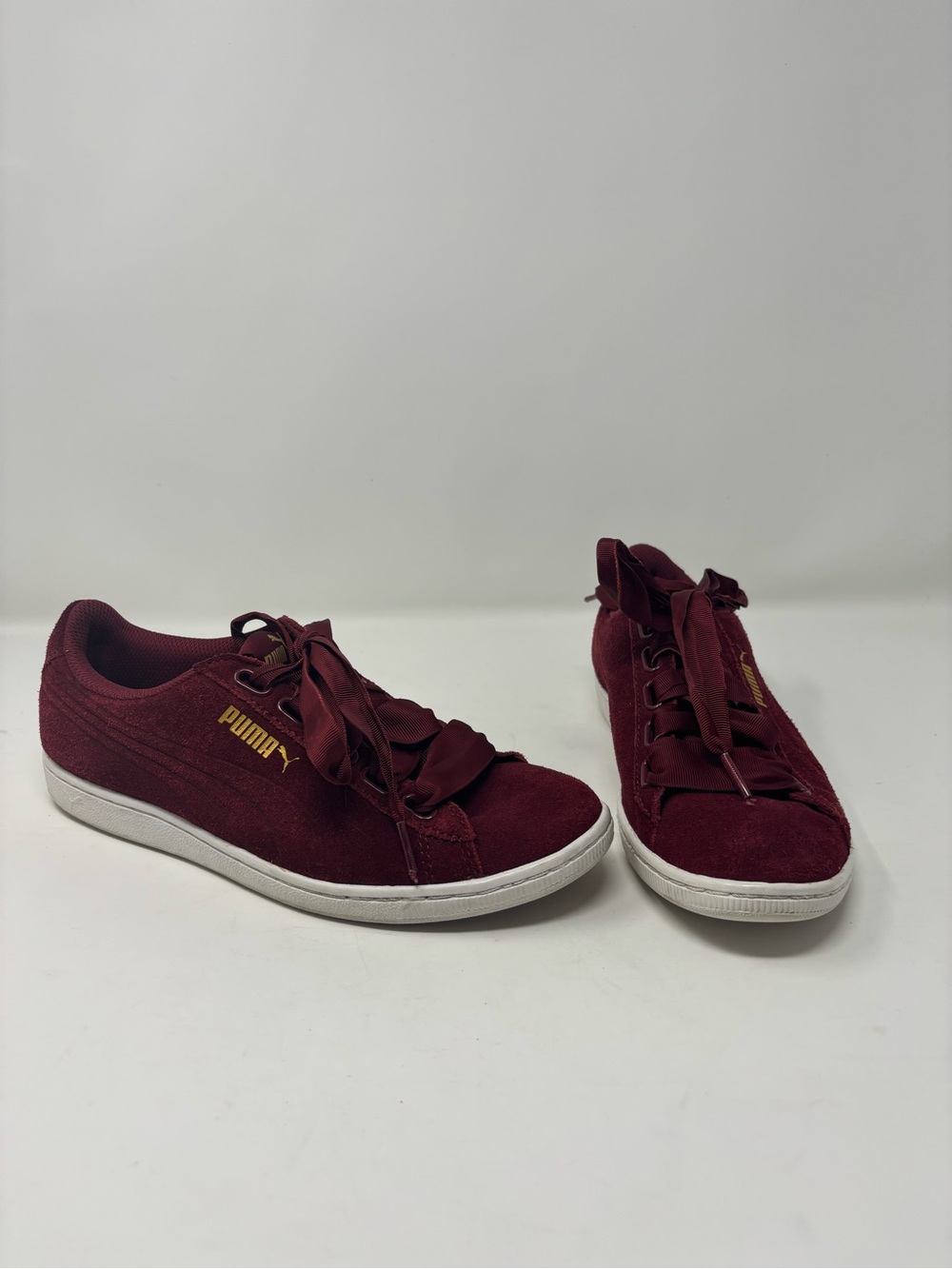 PUMA Women's Burgundy Suede Ribbon Lace Sneakers Sz 8